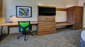 1 bedroom, premium bedding, in-room safe, desk