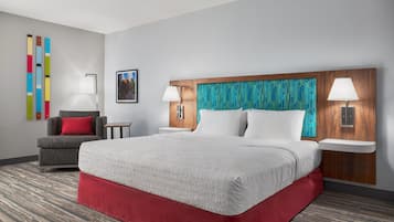 Yksi King-sänky, Savuton | Ylelliset vuodevaatteet, untuvapeitot, työpöytä