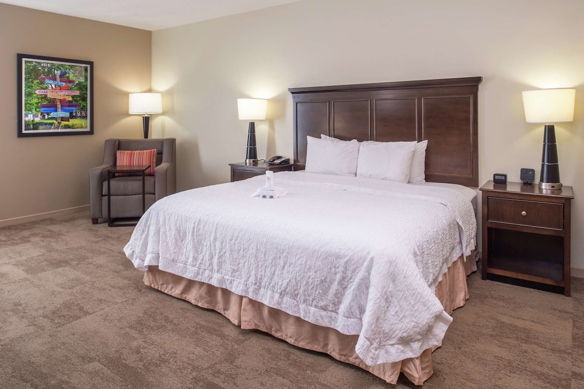 Premium bedding, down duvets, desk, laptop workspace