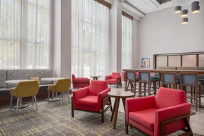 Lobby - Hampton Inn & Suites Charlotte-Arrowood Rd. (Charlotte)