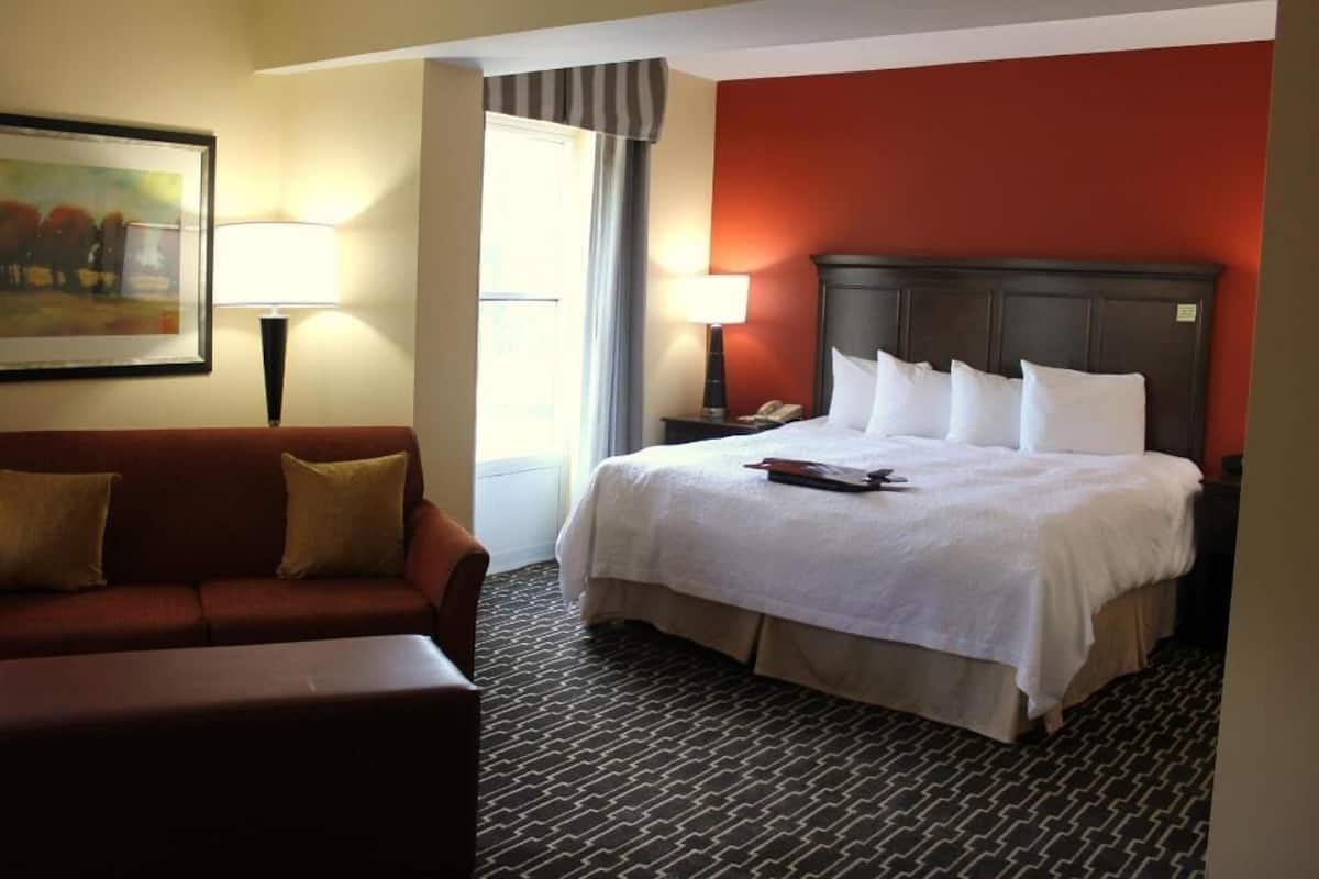 Premium bedding, down duvets, desk, laptop workspace