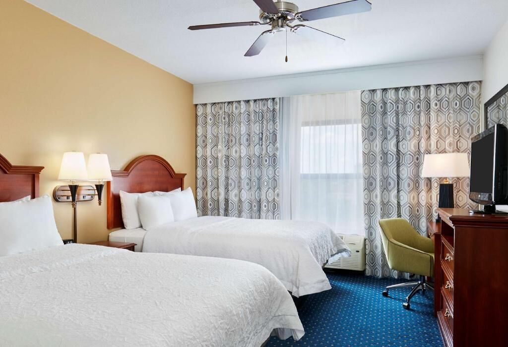 Premium-sengetøj, skrivebord, arbejdsområde til bærbare computere