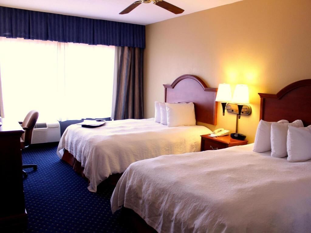 Premium-sengetøj, skrivebord, arbejdsområde til bærbare computere