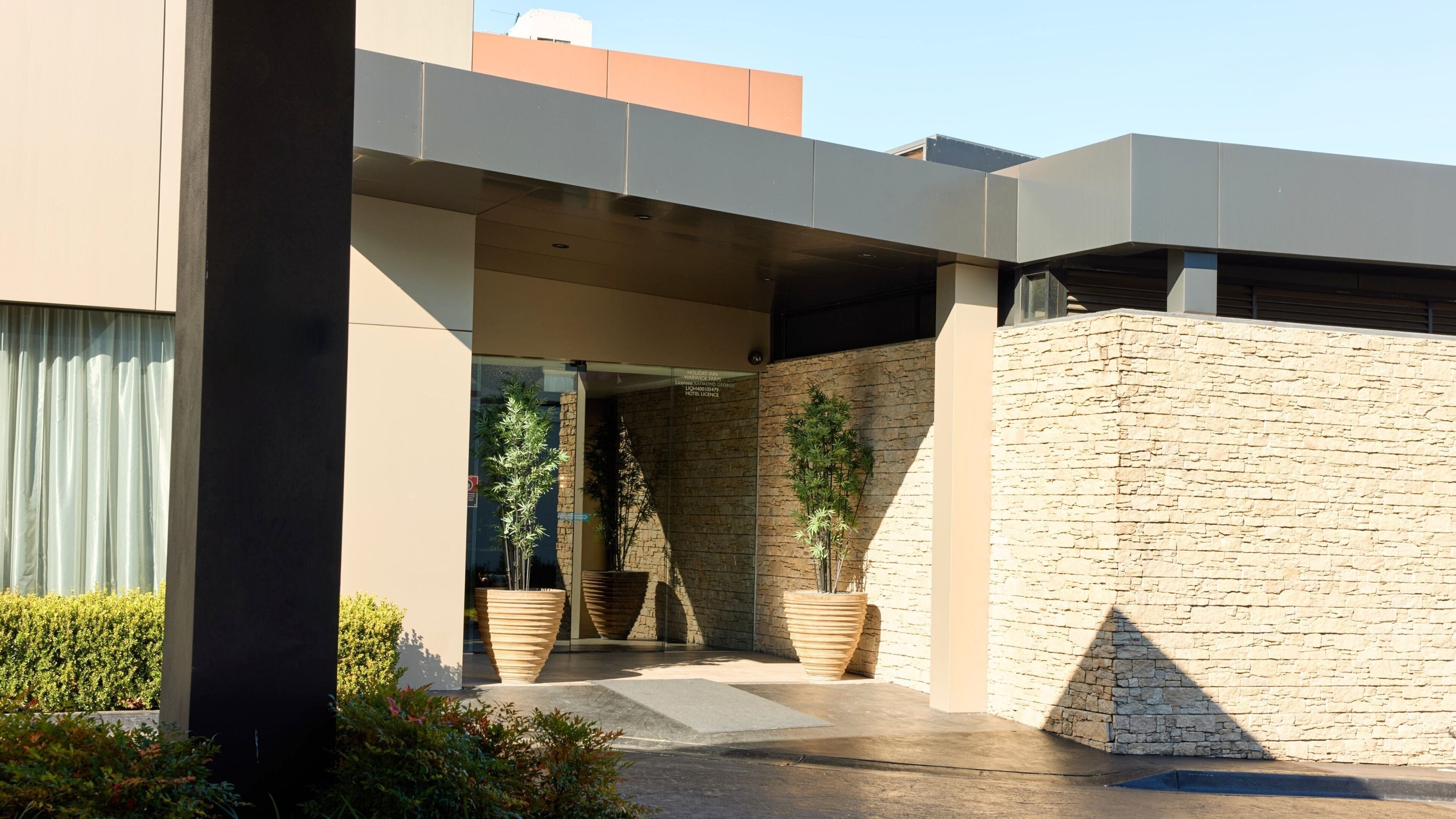 Photo - Holiday Inn Warwick Farm by IHG