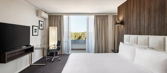 Holiday Inn Warwick Farm by IHG