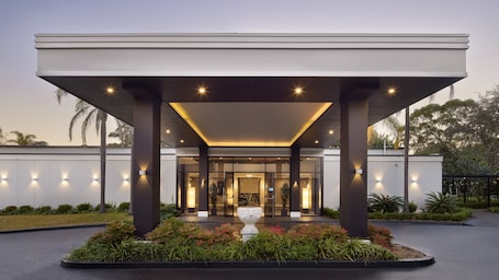 Ballroom. Holiday Inn Warwick Farm by IHG