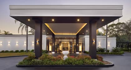 Holiday Inn Warwick Farm by IHG