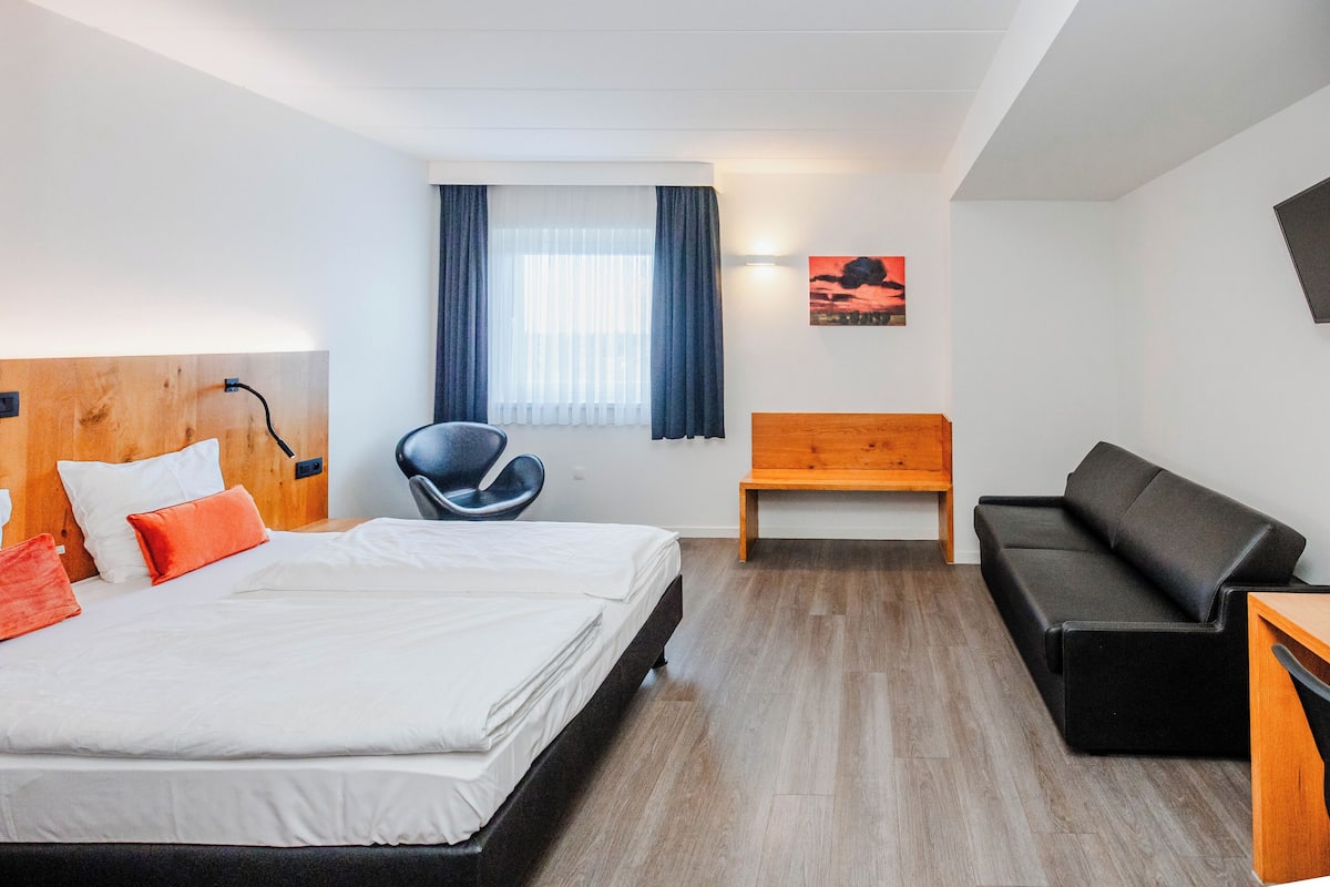 Executive Room | Peti besi dalam bilik, meja, Wi-fi percuma, cadar katil