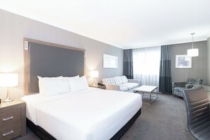 Habitación estándar, 1 cama King size y sofá cama | Ropa de cama hipoalergénica y caja de seguridad en la habitación 