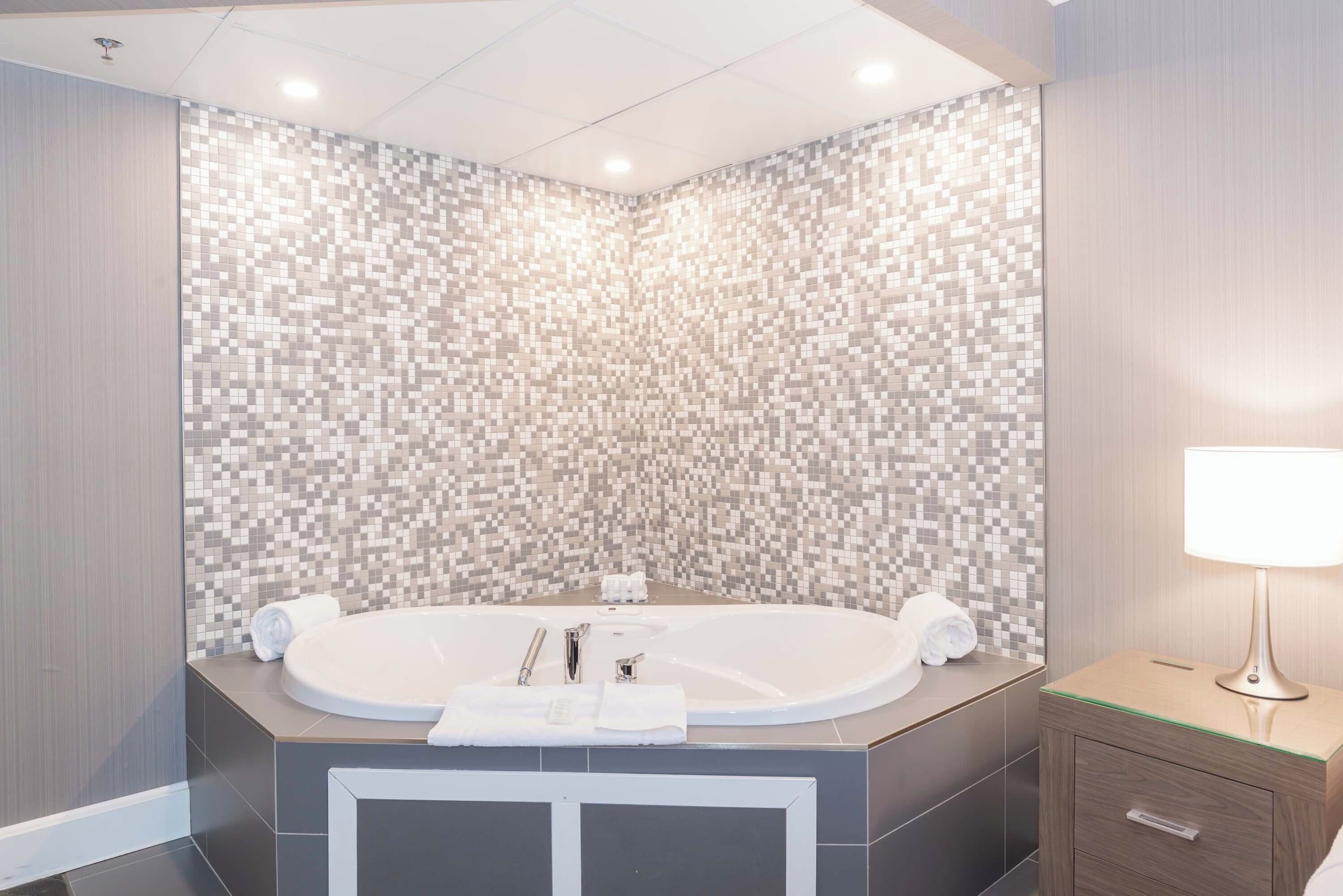 suite, 1 king bed with sofa bed (jacuzzi) | jetted bathtub