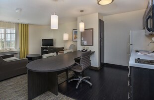 Caja de seguridad en la habitación y escritorio 