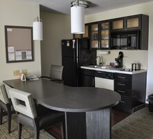 冰箱、微波炉、炉灶、洗碗机