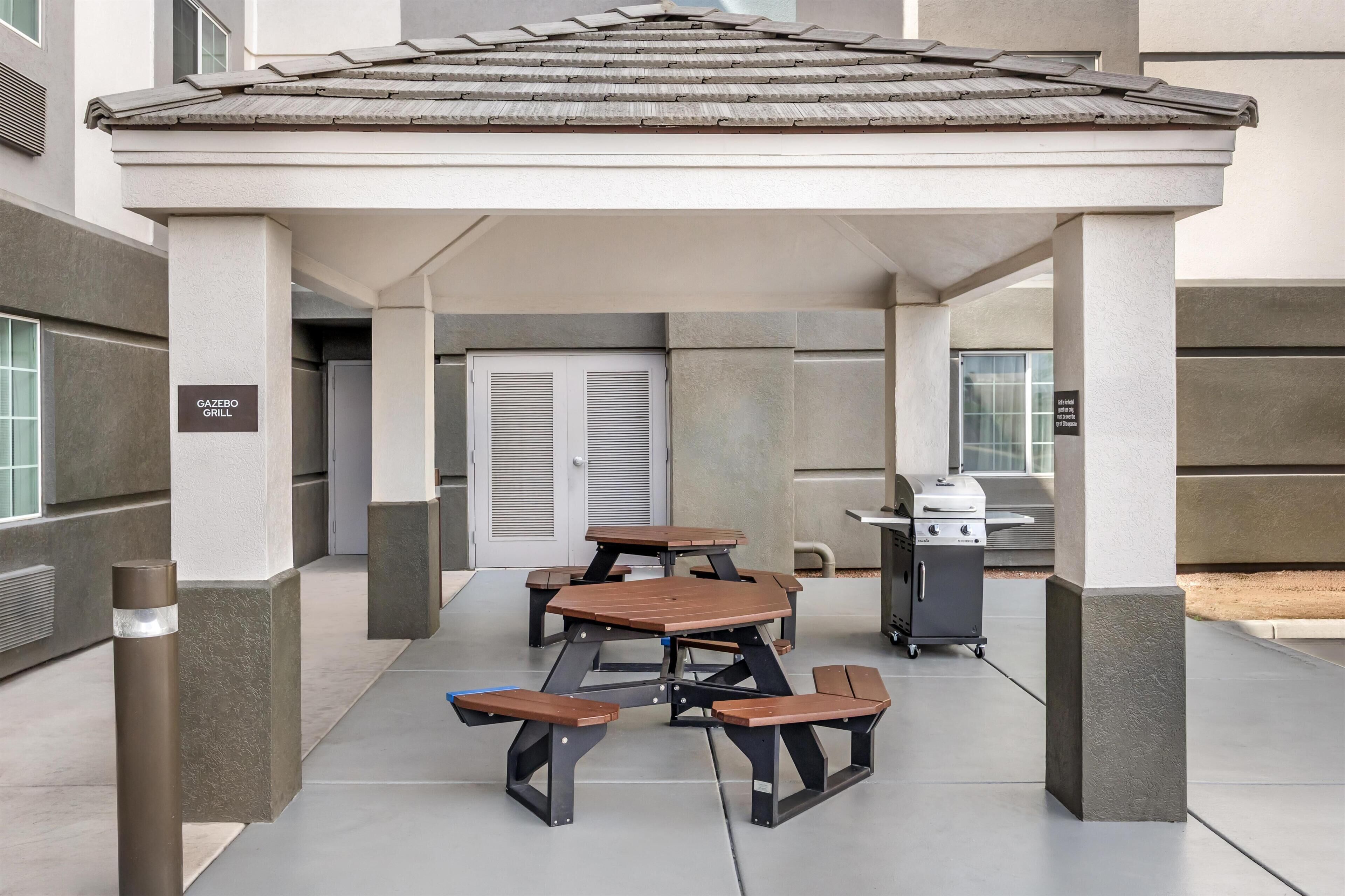 Photo - Sonesta Simply Suites Las Vegas Convention Center