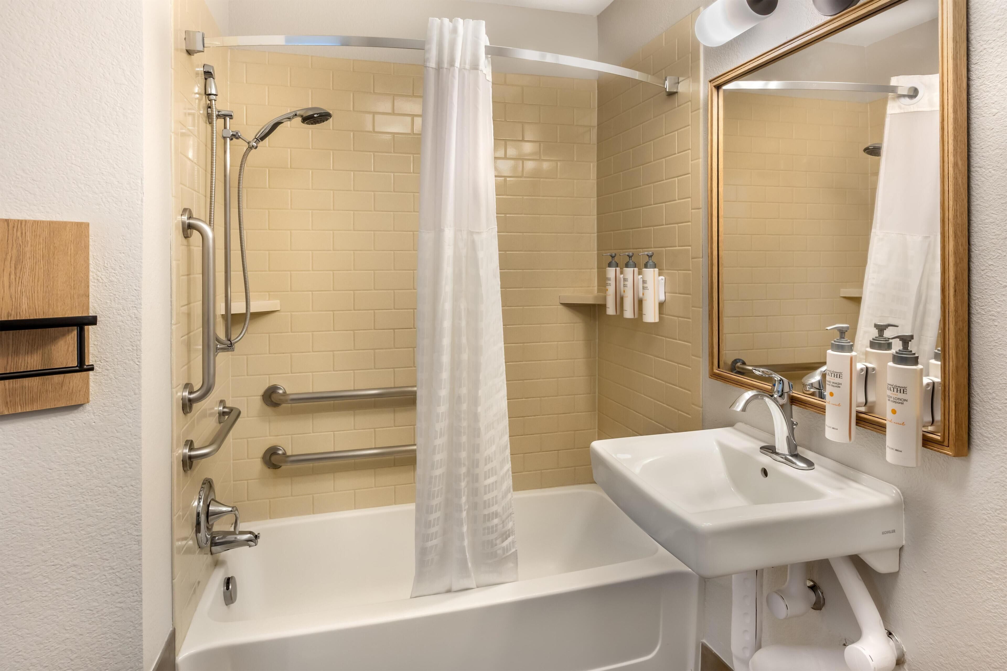 Photo - Sonesta Simply Suites Las Vegas Convention Center