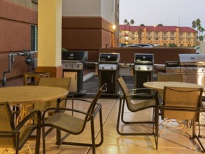 BBQ/picnic area - Sonesta Simply Suites Las Vegas Convention Center (Las Vegas)