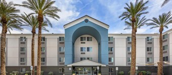 Sonesta Simply Suites Las Vegas Convention Center