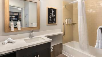 Studio Suite, 1 Queen Bed (Studio) | Bathroom