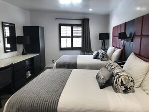 Standard Room, 2 Double Beds | Iron/ironing board, free WiFi, bed sheets, alarm clocks - Legend Hotel Hollywood (Los Angeles)
