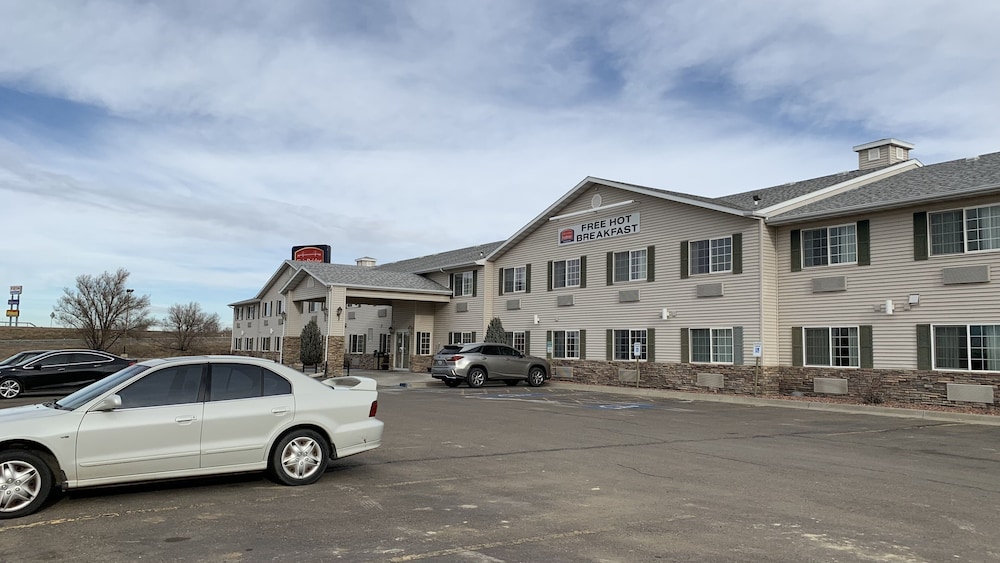 FairBridge Inn & Suites Miles City image