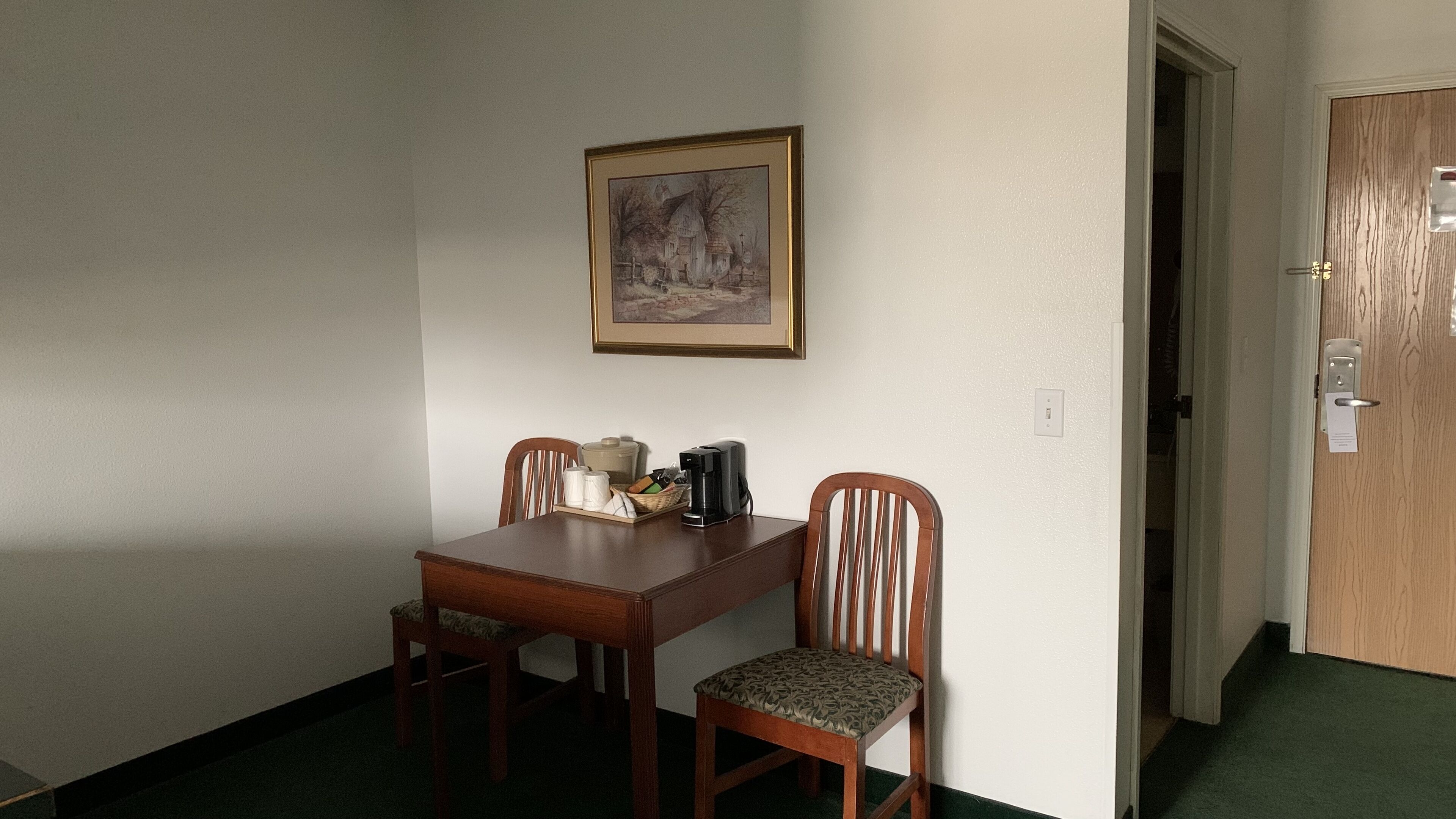 standard room, 1 king bed | 1 bedroom, hypo-allergenic bedding, iron/ironing board, cots/infant beds