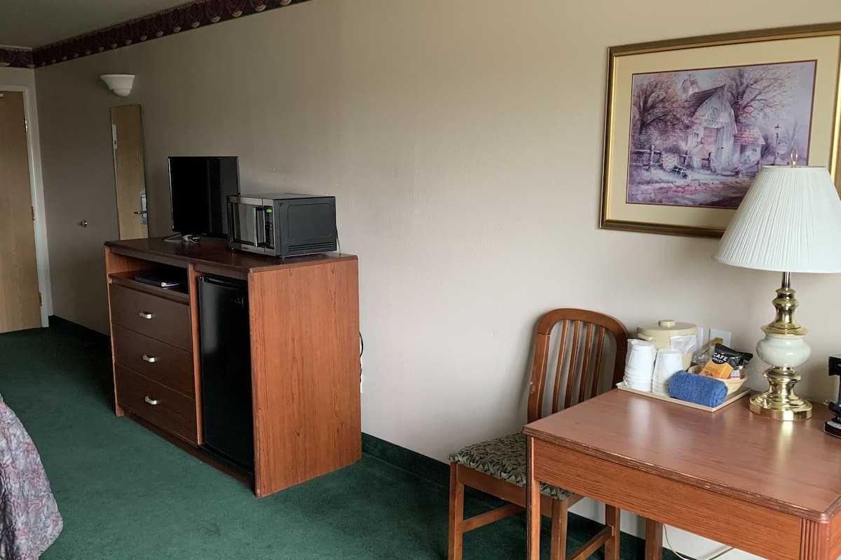 family suite | 1 bedroom, hypo-allergenic bedding, iron/ironing board, cots/infant beds