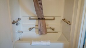 Free WiFi, bed sheets - Motel 6 Greensboro, NC - I-40 (Greensboro)