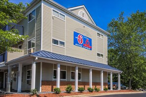 Front of property - Motel 6 Greensboro, NC - I-40 (Greensboro)