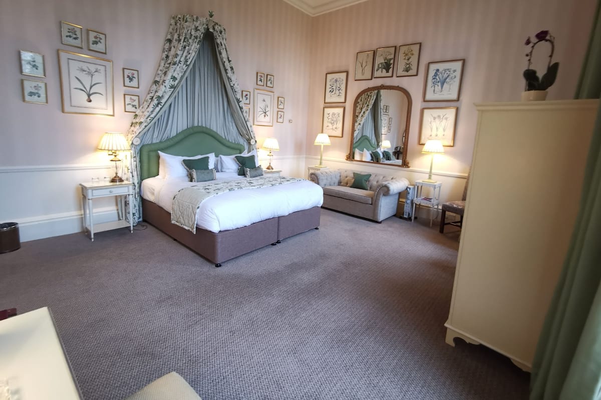 1 bedroom, premium bedding, in-room safe, individually decorated