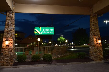 Quality Inn And Suites Dollywood - Image 7