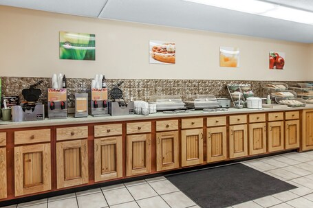 Quality Inn And Suites Dollywood - Image 41