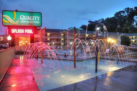 Quality Inn And Suites Dollywood - Image 3