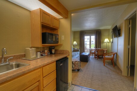 Quality Inn And Suites Dollywood - Image 23
