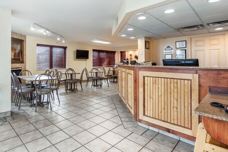 Quality Inn And Suites Dollywood - Image 42