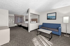 Suite, 2 Queen Beds, Non Smoking