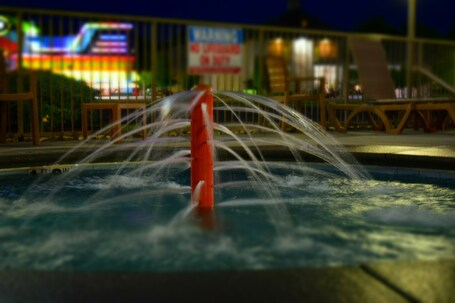 Quality Inn And Suites Dollywood - Image 40