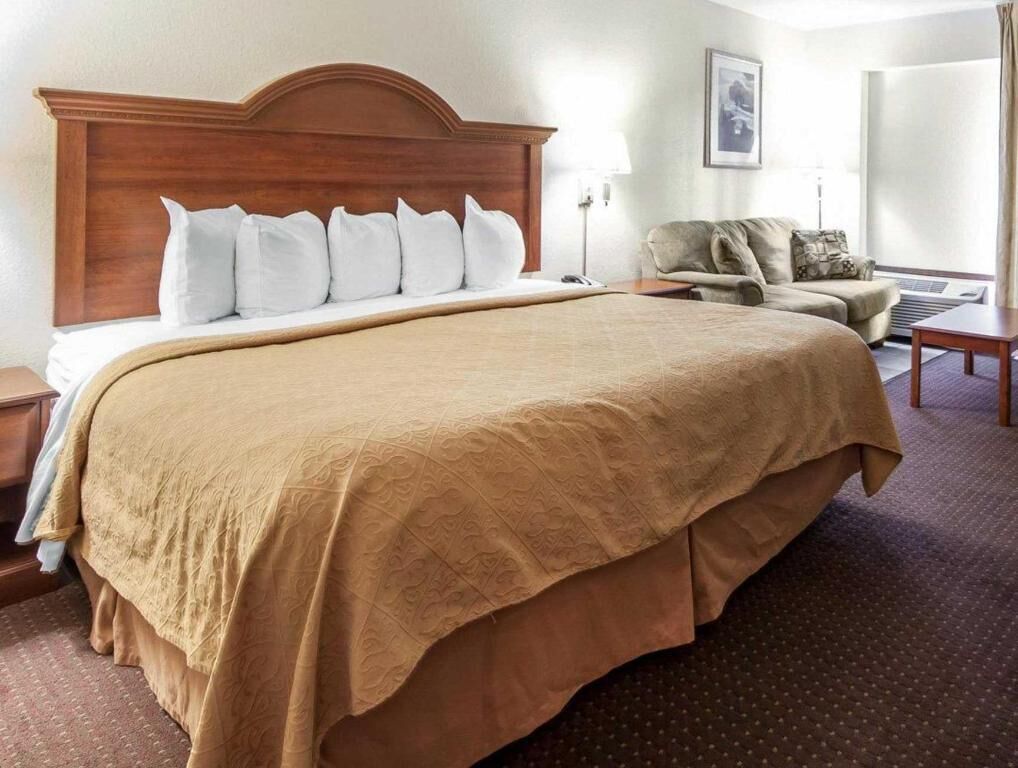 In-room safe, individually decorated, individually furnished, desk