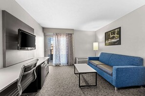 In-room safe, individually decorated, individually furnished, desk - Quality Inn And Suites Dollywood (Pigeon Forge)