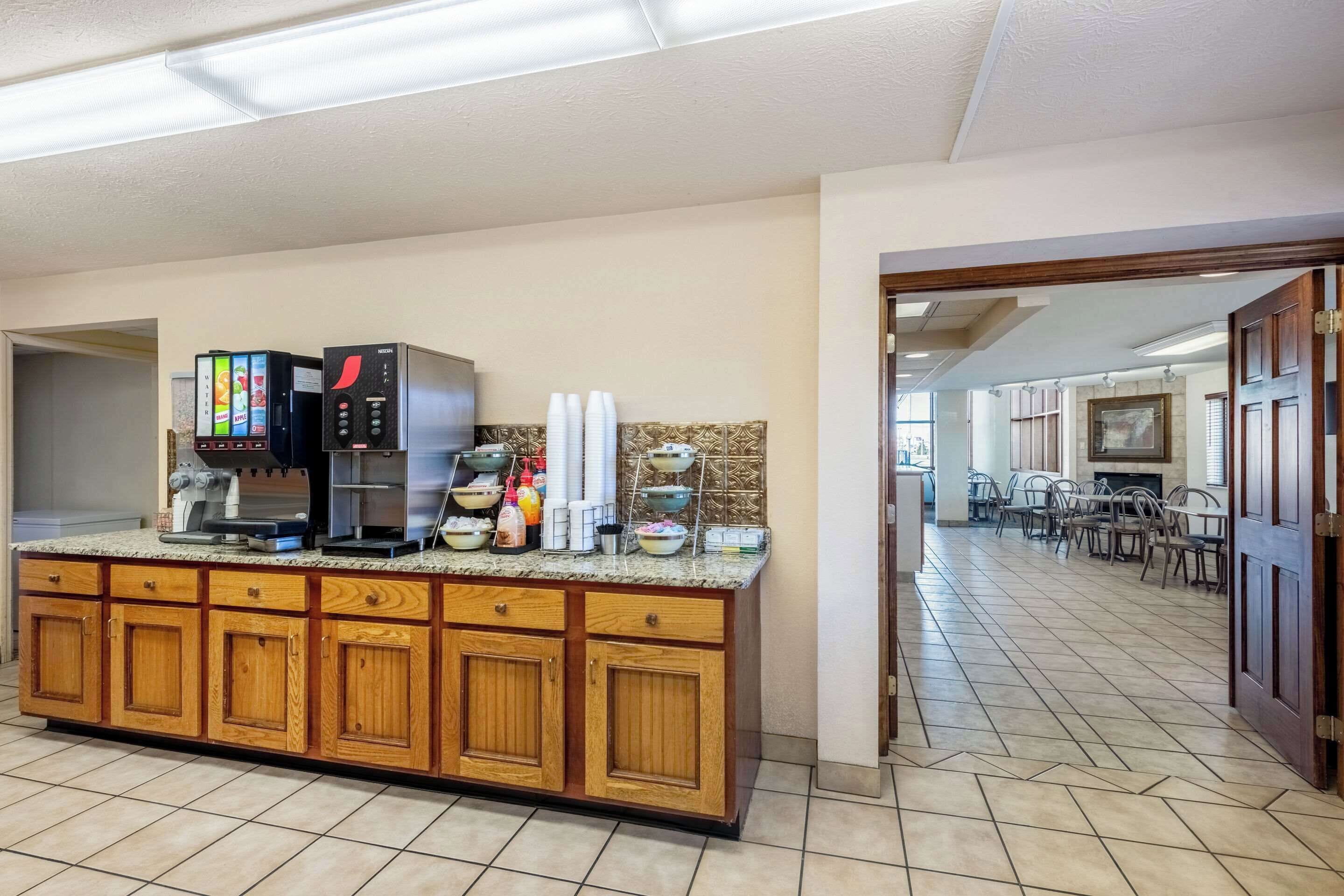 free daily full breakfast