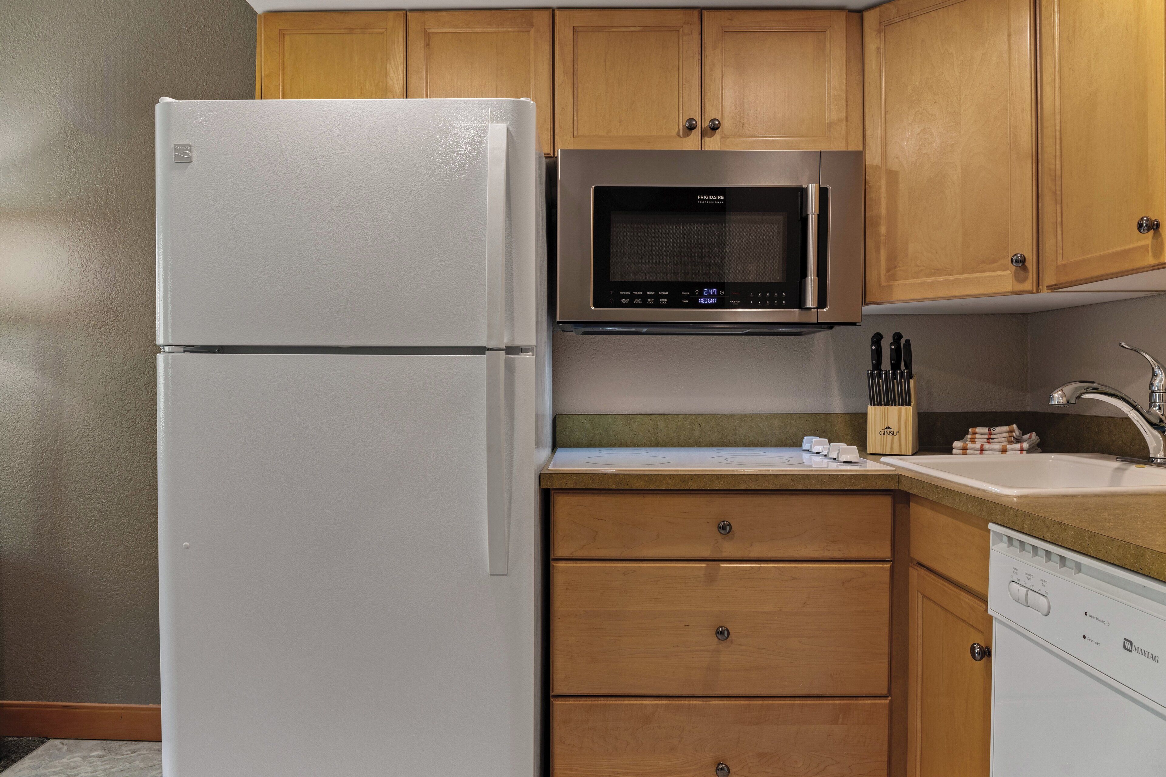 standard studio, non smoking, microwave | shared kitchen | fridge, microwave, stovetop, dishwasher