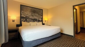 Suite, Multiple Beds, Non Smoking (One-Bedroom)