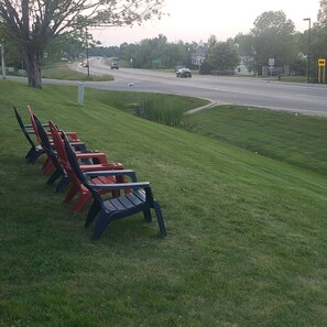 BBQ/picnic Area - Quality Inn Petoskey (Petoskey)