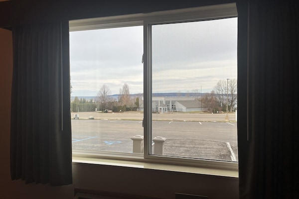 Phòng, 1 giường cỡ king, phù hợp cho người khuyết tật, không hút thuốc | Quang cảnh từ phòng