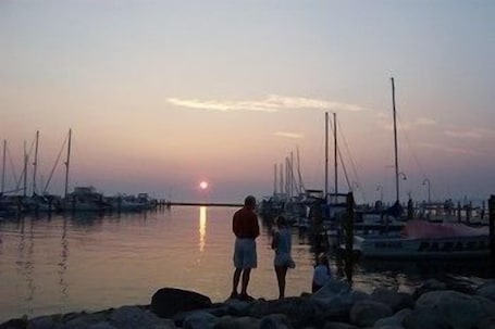 Marina. Quality Inn Petoskey