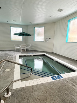 室內 SPA 浴池