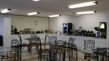 Café da manhã continental grátis todos os dias