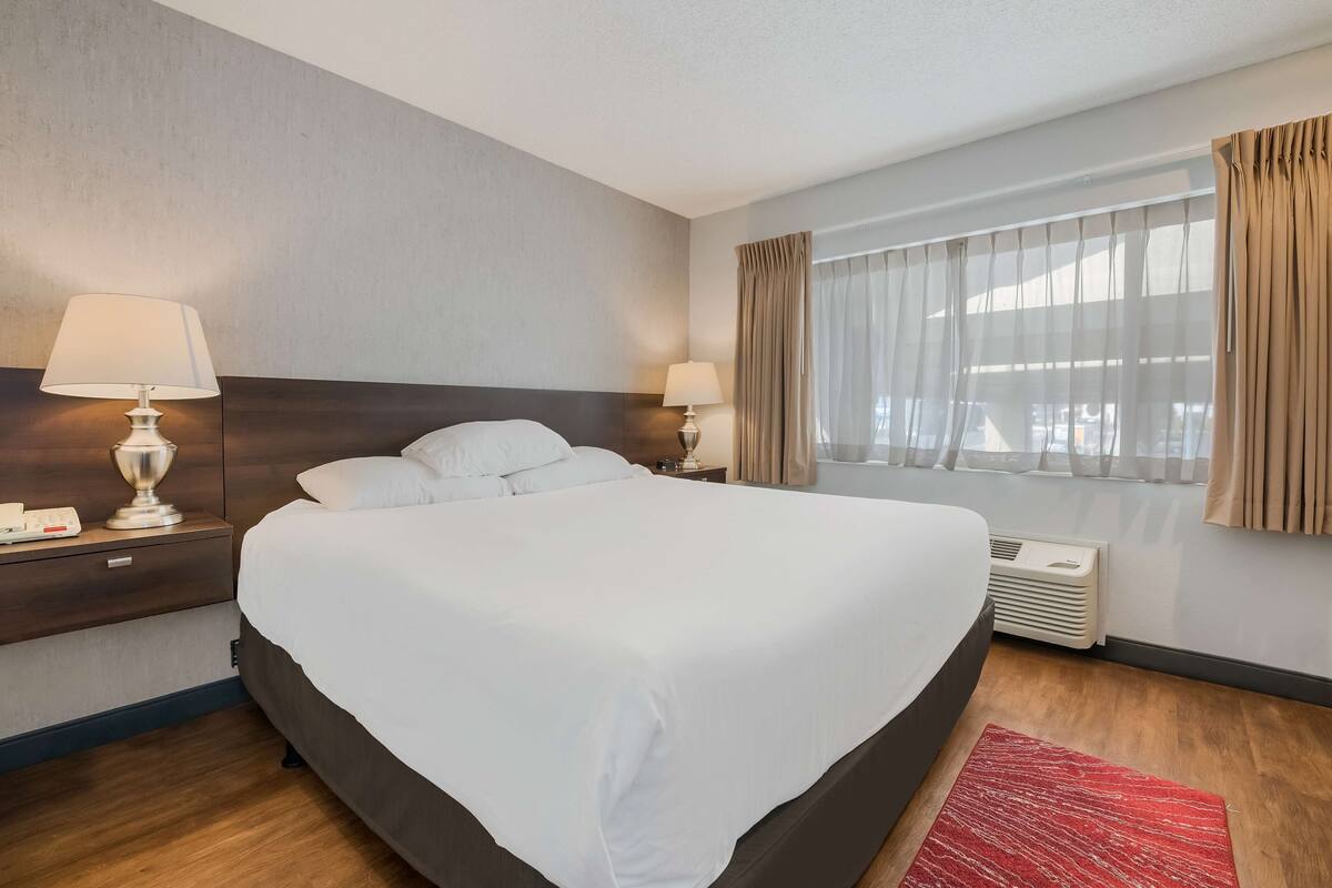 Individually furnished, free cribs/infant beds, rollaway beds, free WiFi