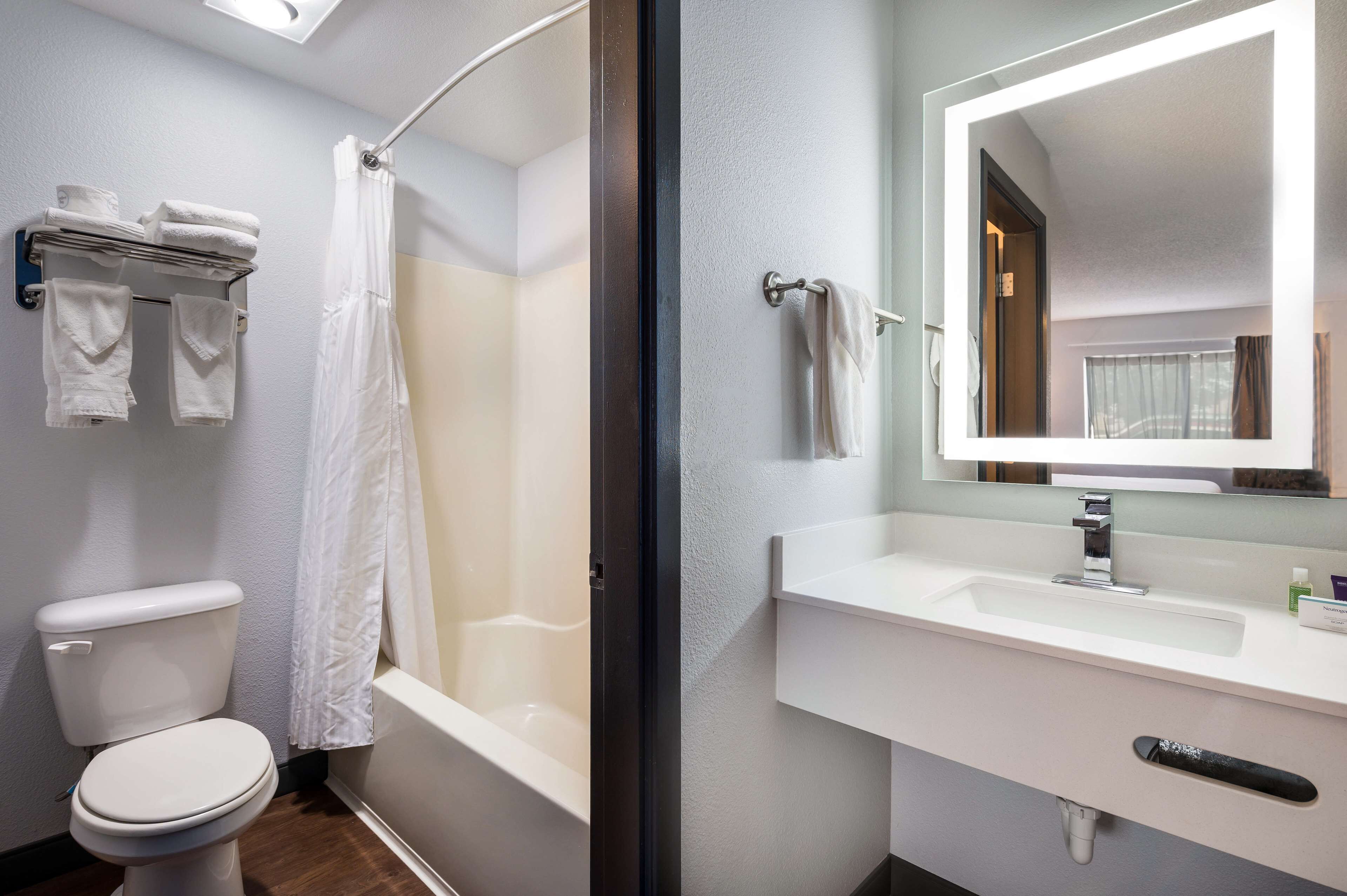 Zimmer, 1 King-Bett, Whirlpool | Badezimmer