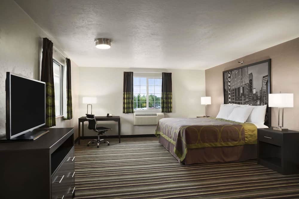 Super 8 by Wyndham Portland Airport