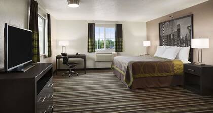 Super 8 by Wyndham Portland Airport