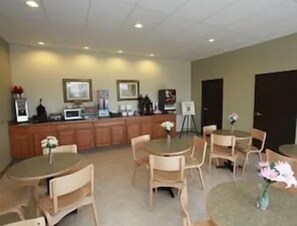 Free daily on-the-go breakfast - Super 8 by Wyndham Klamath Falls (Klamath Falls)